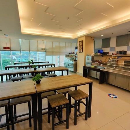 Greenwindows Hotel Davao City Dış mekan fotoğraf
