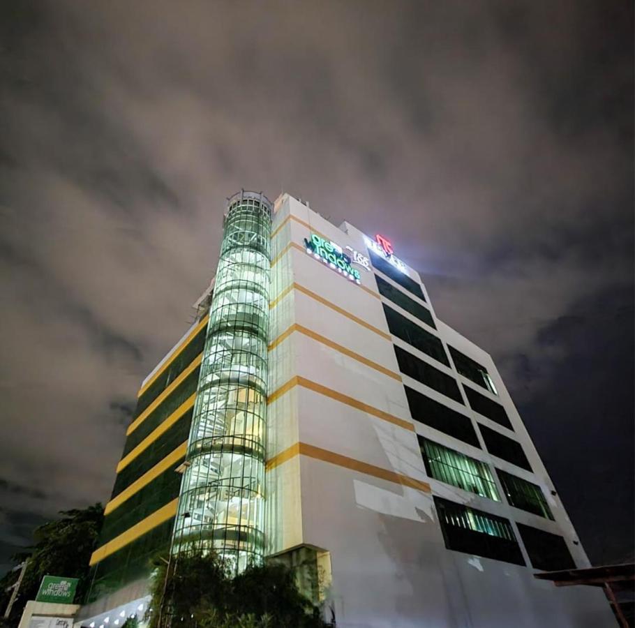 Greenwindows Hotel Davao City Dış mekan fotoğraf