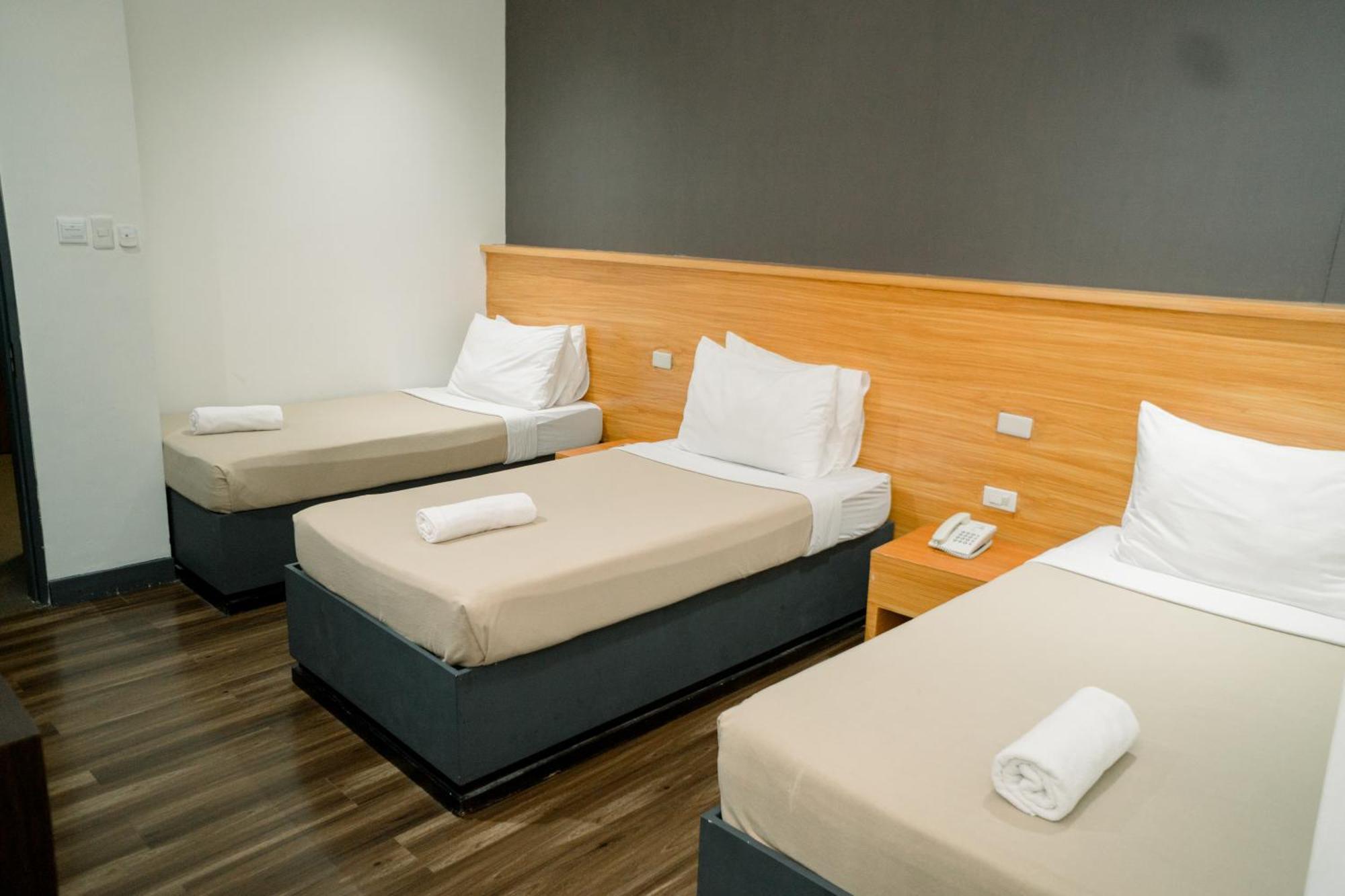 Greenwindows Hotel Davao City Dış mekan fotoğraf